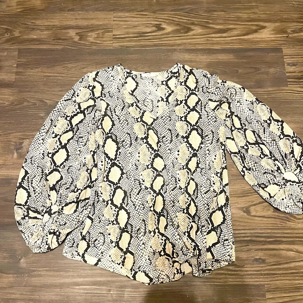 JODIFL SNAKE PRINT LONG SLEEVE BLOUSE
